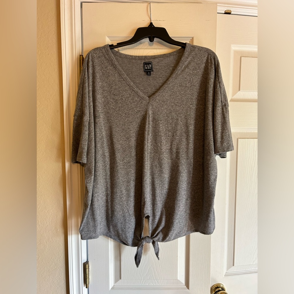 Grey top with tie. Gap. XL TALL